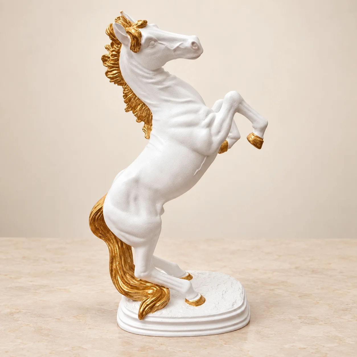 Cheval Cabré Blanc et Doré – Sculpture Décorative
