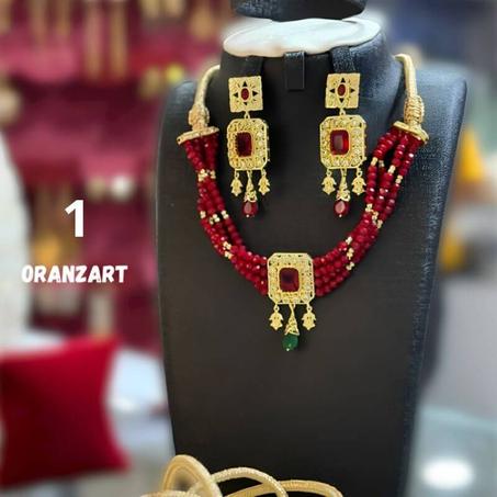 choker avec boucle d'oreilles