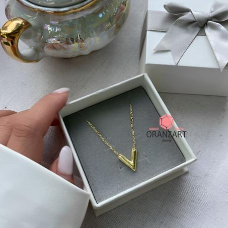 Collier V en or 14 carats