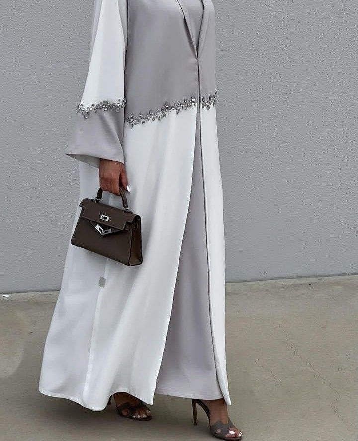 Abaya Aurasiya