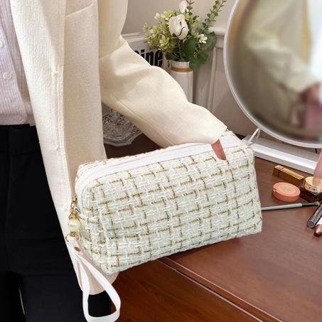 لاتروس ديال مكياج من BRIBRI