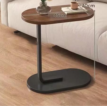 طاولة أنيقة و كبيرة