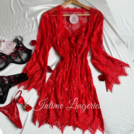 Ensemble de Lingerie en Dentelle : Robe Bretelles, Peignoir et String pour une Séduction Élégante