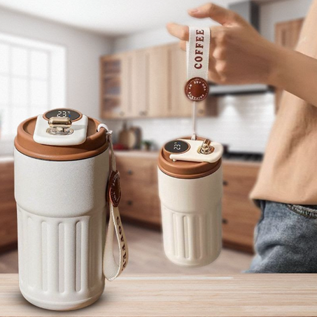 كوب الحرارة الذكي – مشروبك دايم مضبوط