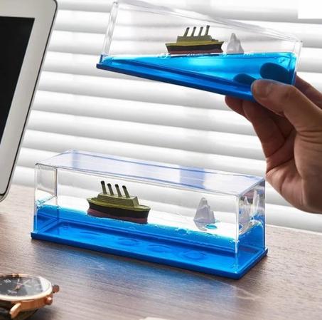 مجسم ديكوري إبداعي "رحلة بحرية" — لمسة فنية ساحرة لمنزلك أو مكتبك