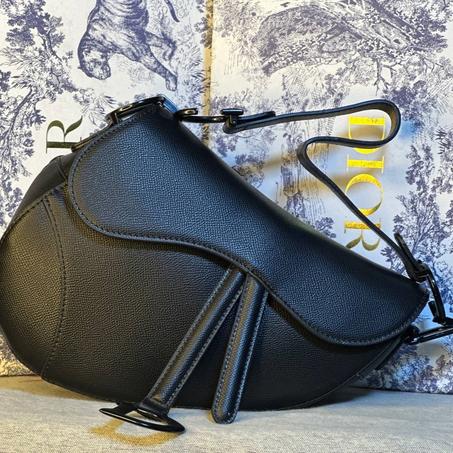 Sac DIOR Saddle "Noir Signe Noir"