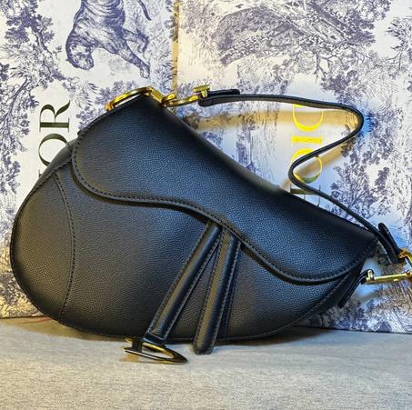 Sac DIOR Saddle "Noir Signe Doré"