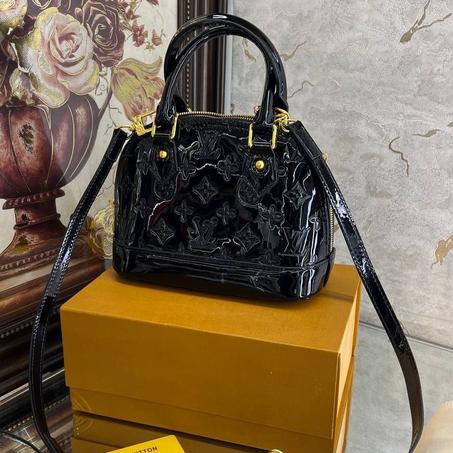 Sac LOUIS VUITTON Alma BB Vernis "Noir"
