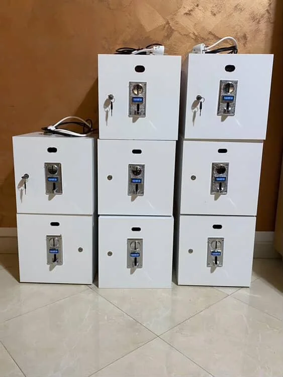 Monnayeurs pour salles de jeux + manette ps4 gratuite