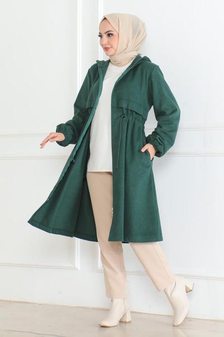 معطف رياضي من الكشمير باللون الأخضر الزمردي