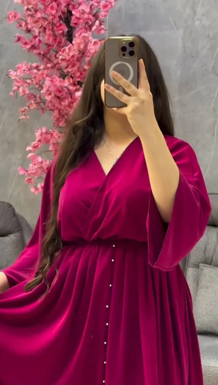 فستان ملكي أنيق – بتصميم عصري ولون فوشيا فاخر