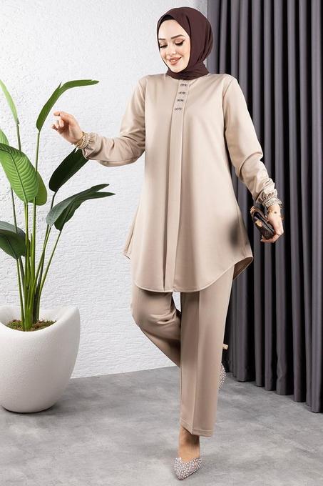 بدلة كريب بفتحة أمامية من المنك