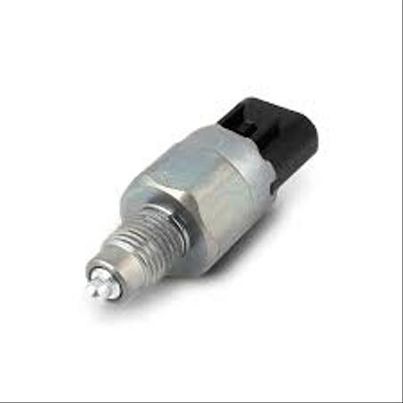 CONTACTEUR DE FEU DE RECUL