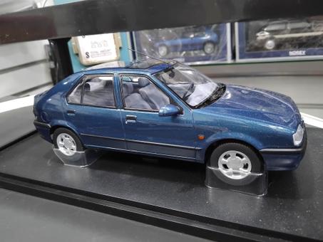 RENAULT 19 1992 BLUE 1:18 - TRIPLE 9