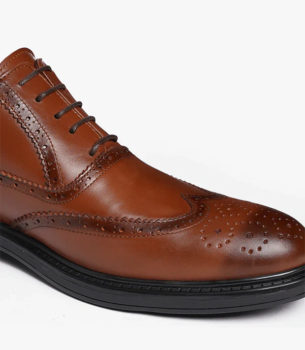 BROGUE en Cuir, Confort et Style Intemporel .