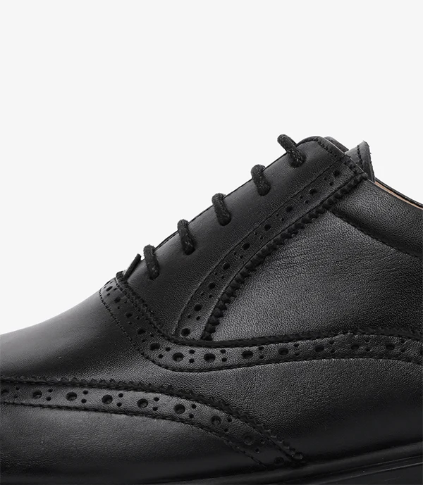 BROGUE en Cuir, Confort et Style Intemporel .
