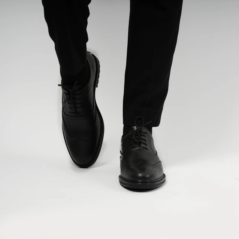 BROGUE en Cuir, Confort et Style Intemporel .