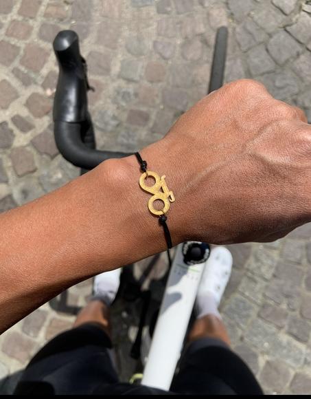 BRACELET VELO COULEUR DORE EN ACIER INOX(LIVRAISON ALGER 400DA AUTRES WILAYAS 600DA)