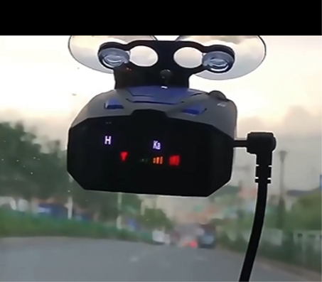 كاشف رادارات السرعة على الطريق