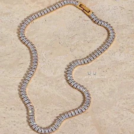 Colier White Saphir Medium