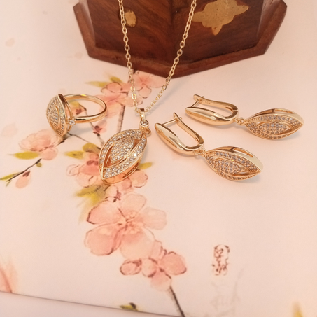 PARURE 4PIECES طقم من 4 قطع