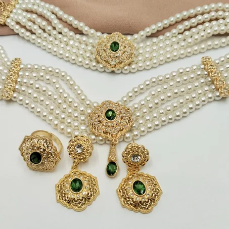 parure ras de cous blanc avec perle verte 4 piece