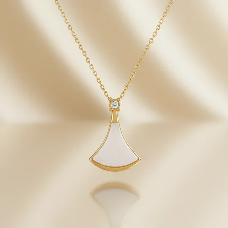 قلادة "ديفا" الراقية