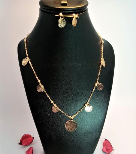 colliier et boucle style versace  قلادة وحلقات