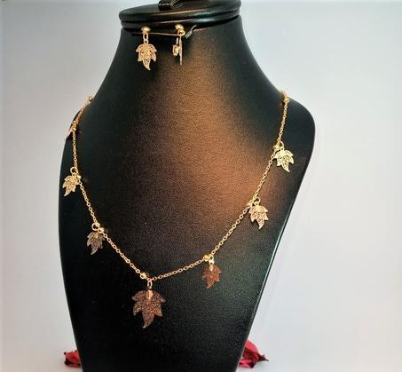 colliier et boucle قلادة وحلقات