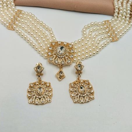 PARURE RAS DE COU  PICES BLANCES