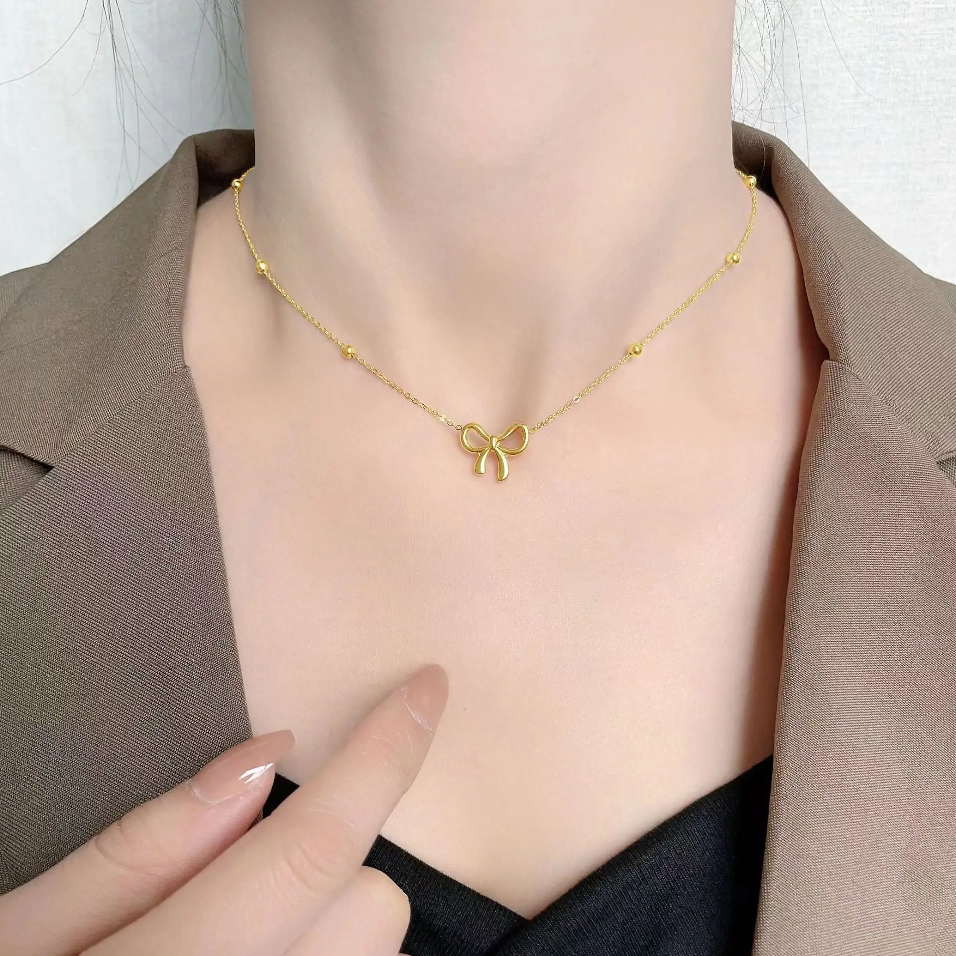 Collier à breloques papillon en acier inoxydable