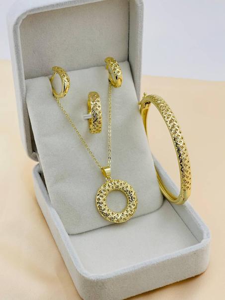 Ensemble 4 Pièces : Collier, Bracelet, Bague & Boucles d’Oreilles
