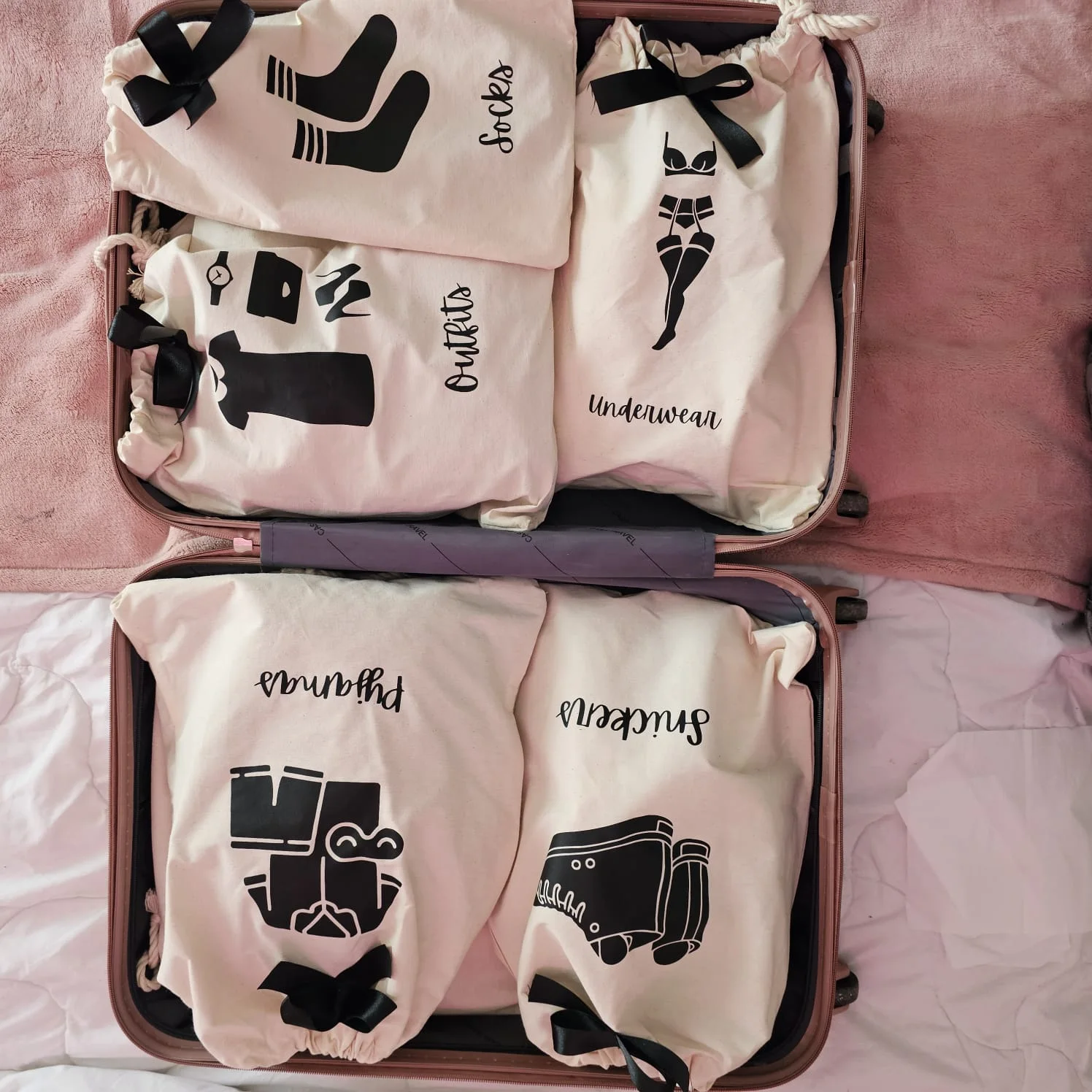 Aesthetic suitcase organizers