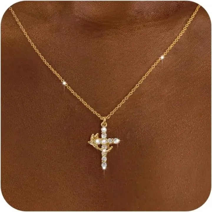 Collier croix couronne 👑