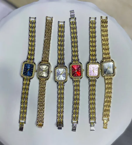 ساعة نسائية فاخرة ذهبية  – تصميم أنيق