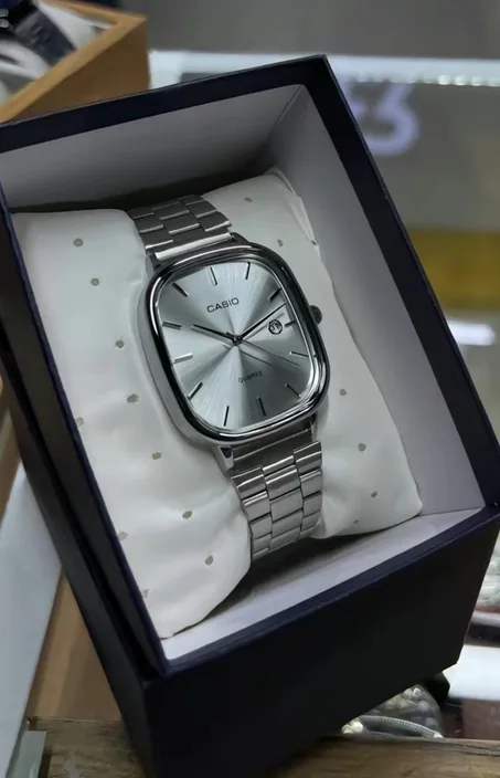 ساعة الأناقة للرجال CASIO VINTAGE لسنة2024