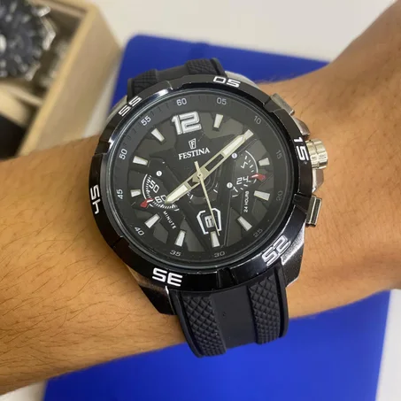 FESTINA💧 مقاومة للماء + براسلي سيليكون مريح يدوم معك في كل الظروف.
