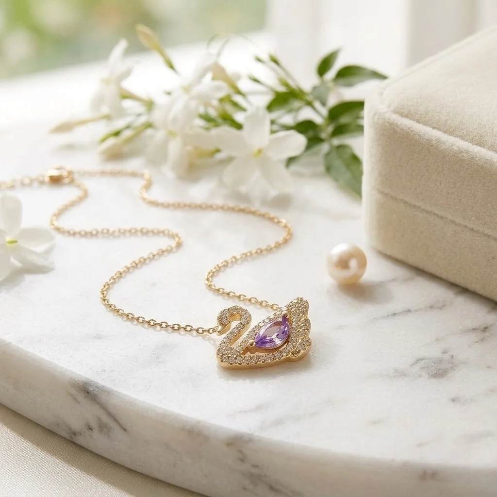 Collier Pendentif Cygne Royal Doré