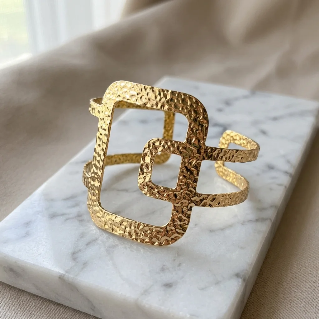 “Bientôt disponible” Bracelet Manchette Martelé 