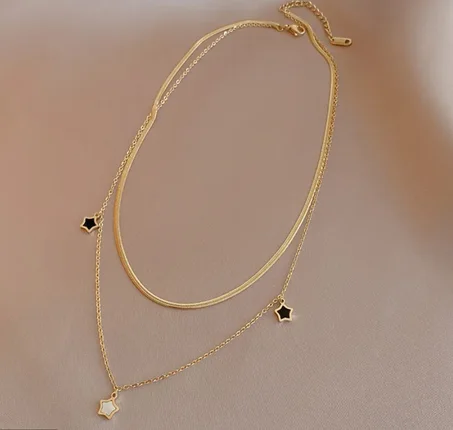 قلادة نجوم من الفولاذ والتيتانيوم