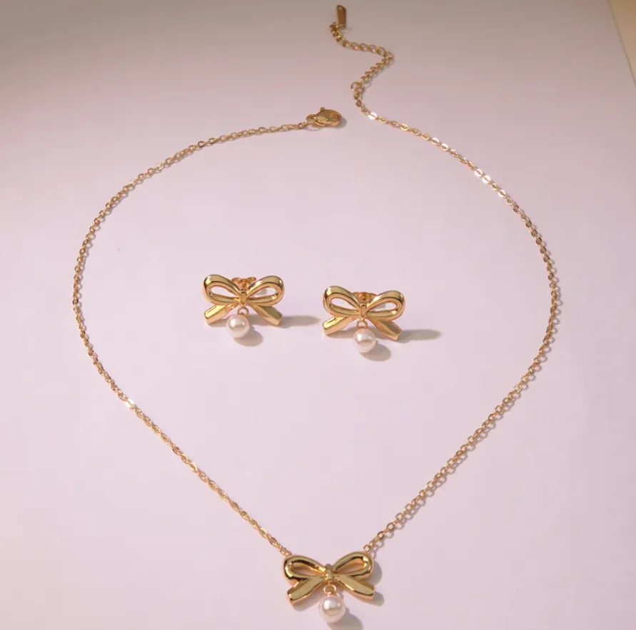 ** جديد  Disponible bientôt.** Parure Romantique 