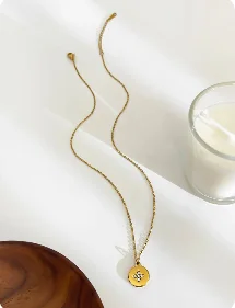 “Bientôt disponible” Collier Médaille 