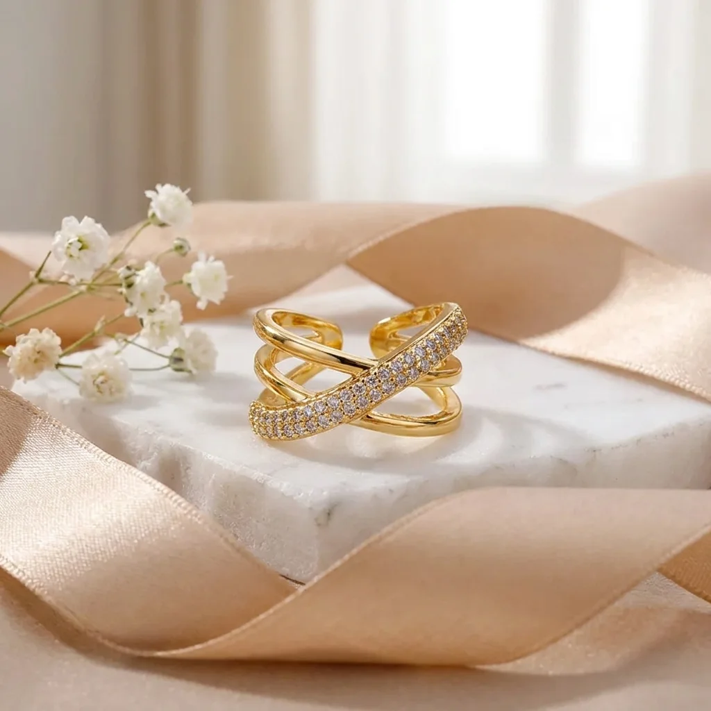 Bague Ajustable Multi-Rangs Dorée – Anneaux Croisés et Pavage Strass pour Femme