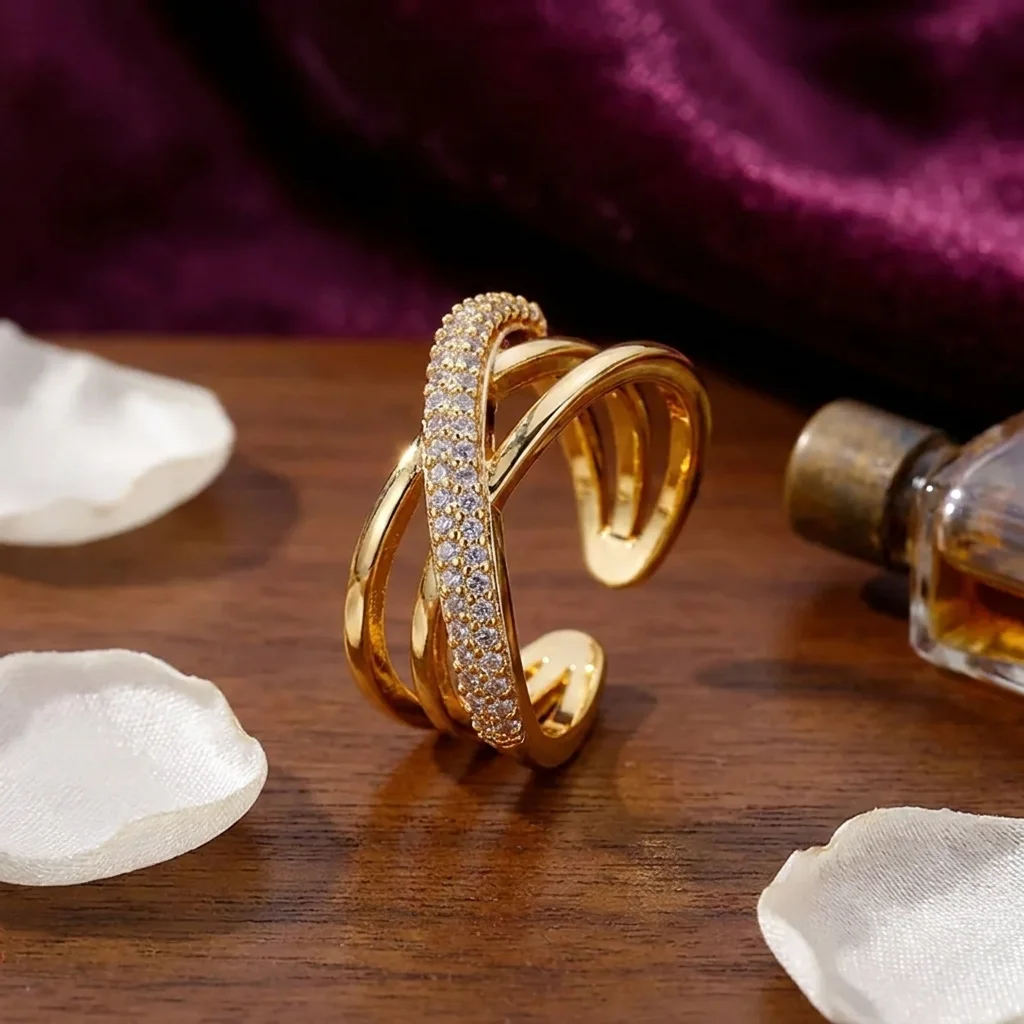 Bague Ajustable Multi-Rangs Dorée – Anneaux Croisés et Pavage Strass pour Femme