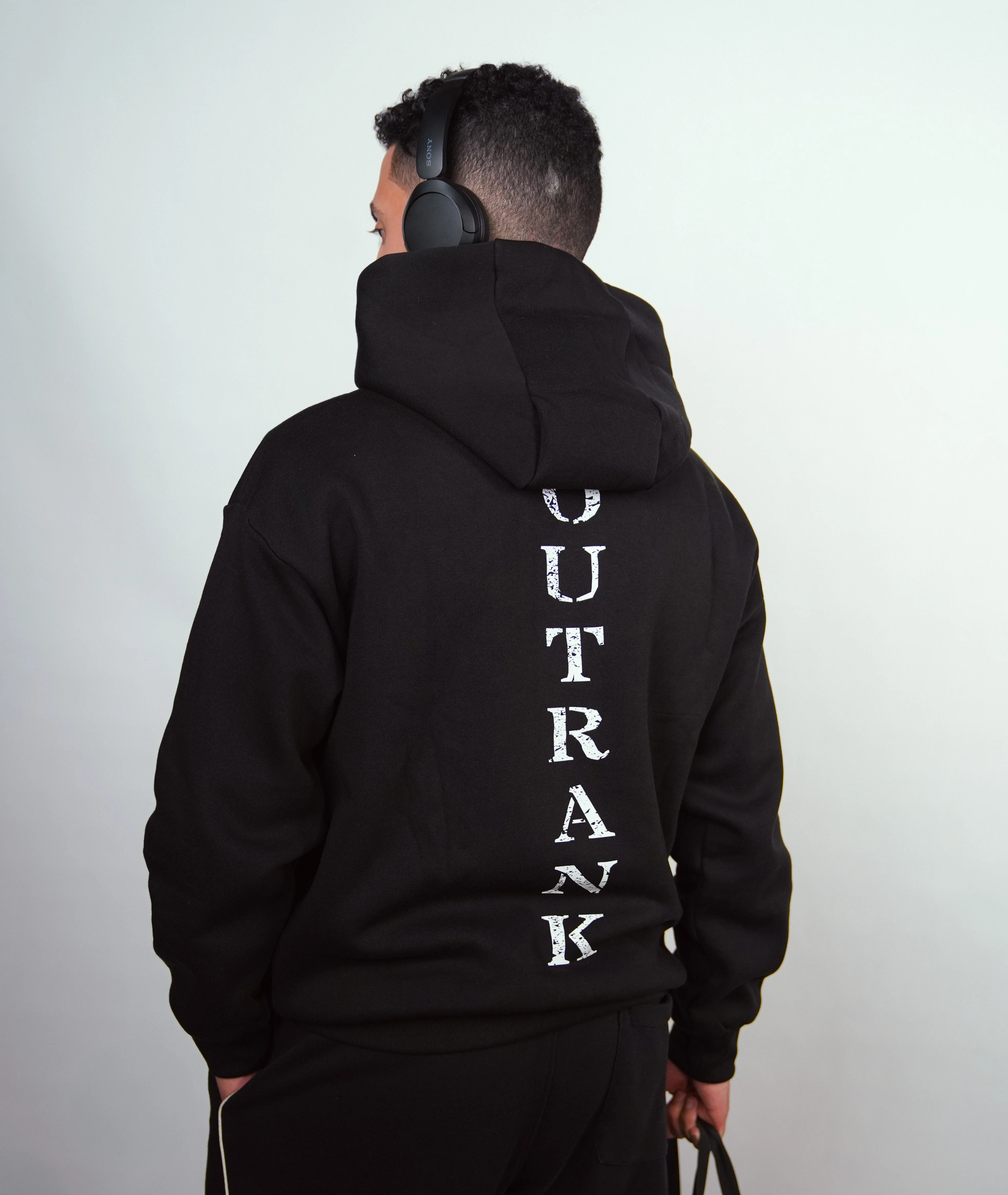 OVERSIZED BLACK HOODIE