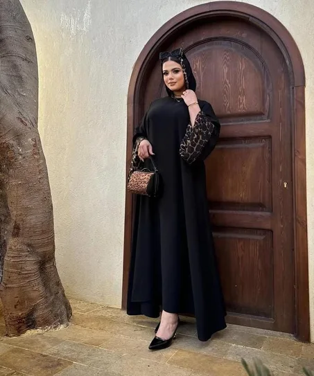 🖤 عباية أنيقة بتصميم فخم 🖤