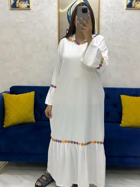 جلابة عصرية بدنتيل للوردة PROMO 180DH