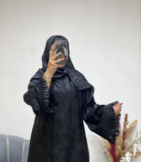 عباية "زوم مزوق" - الأناقة بالفخامة الخليجية (مستوردة من الإمارات) 🇦🇪