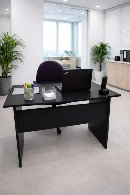 Bureau d'Ordinateur Compact en MDF