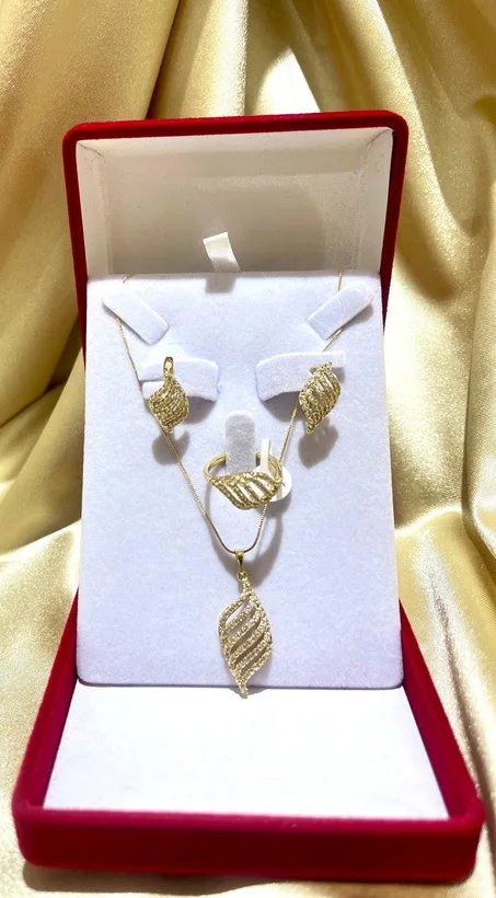 مجموعة لمسة ذهب